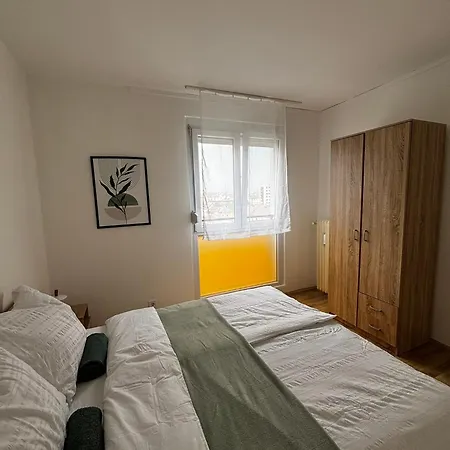 Simon - Apartment *